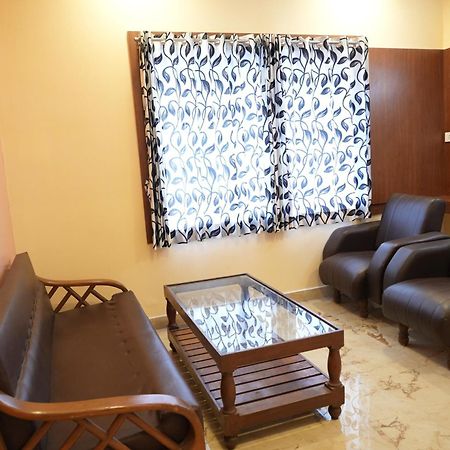 Sri Krishnan Residency 호텔 Pollāchi 외부 사진