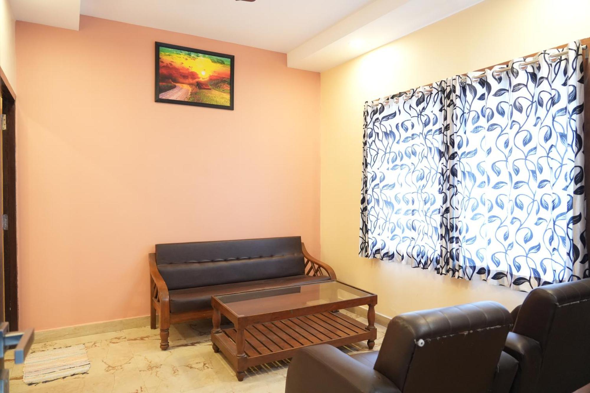 Sri Krishnan Residency 호텔 Pollāchi 외부 사진