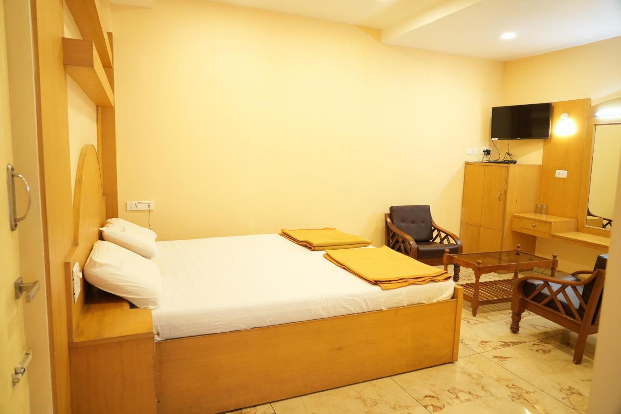 Sri Krishnan Residency 호텔 Pollāchi 외부 사진
